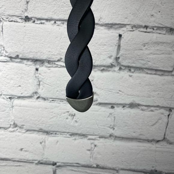 Universal Thread Black Leather Braided Boho Belt size Small/medium - Picture 5 of 6